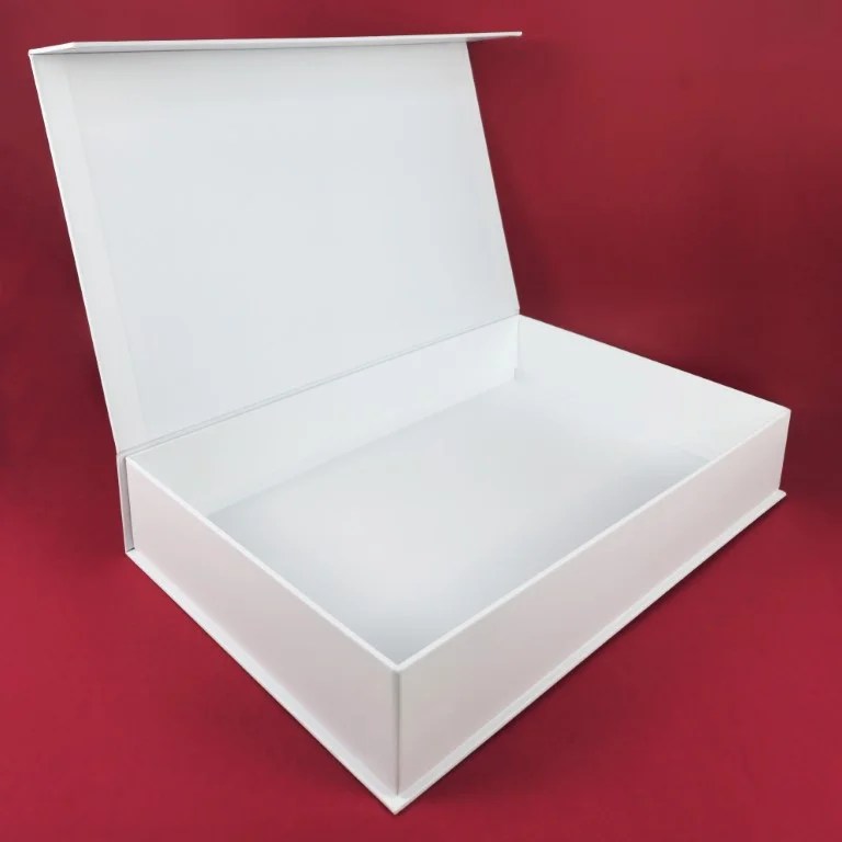 Magnetic Flap Extra Large Size – 3 Colors – 31L x 48W x 8H cm — Magnetic Flap Extra Large Size – 3 Colors – 31L x 48W x 8H cm — ready-made or custom-branded with your logo, delivered across Dubai & the UAE.