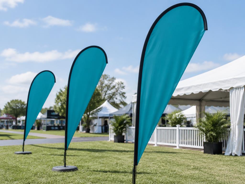 Teardrop Flag Medium — Teardrop Flag Medium in Dubai — medium teardrop flag balancing height and portability for daily promotional use.